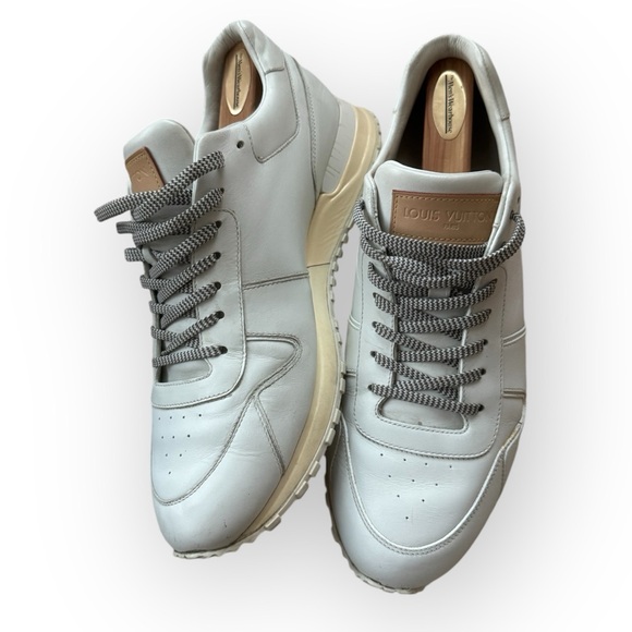 AUTHENTIC Louis Vuitton RUN AWAY LEATHER LOW TRAINERS Sz 7 - Picture 2 of 11